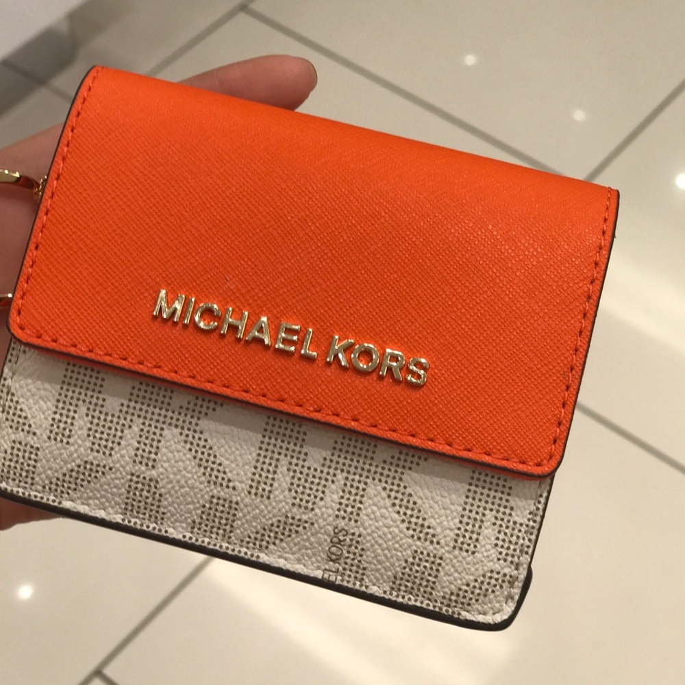 Michael Kors Jet Set Travel Leather / PVC Case - Picture 2 of 6